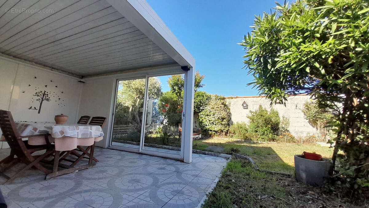 ROCHEFORT - Maison de plain-pied de 103 m²  -  garage - jardin - Proche écoles et commerces - photo 3