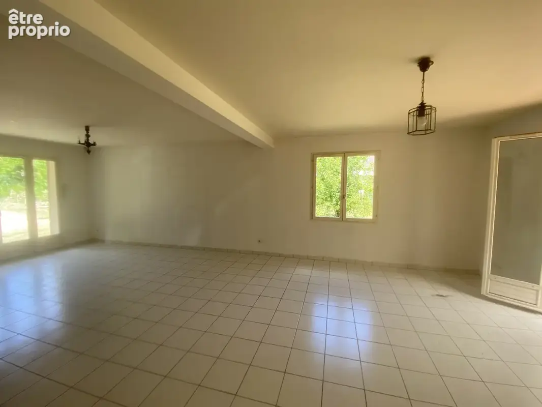 Maison centre - photo 12