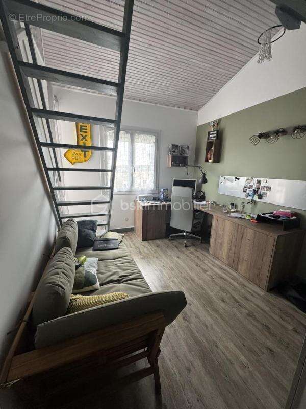 Maison à POUSSAN