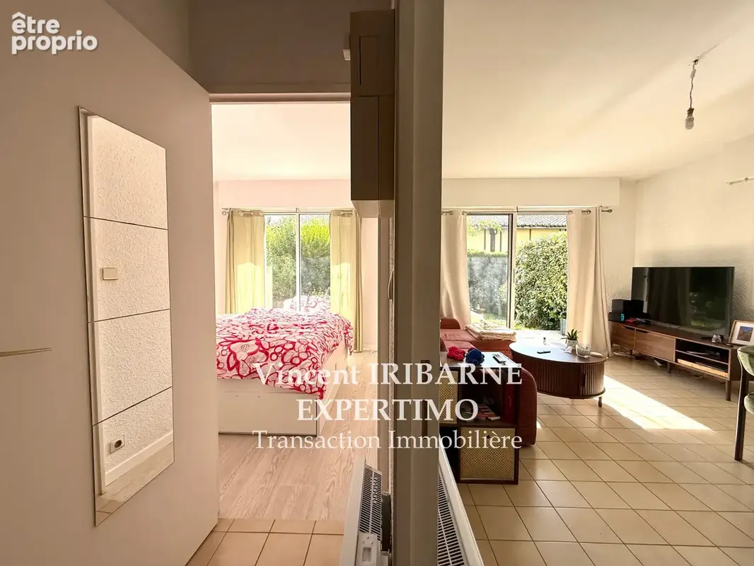 Appartement T2, Quartier Saint-Vivien, Terrasse, cave et Parking Privatif - photo 5