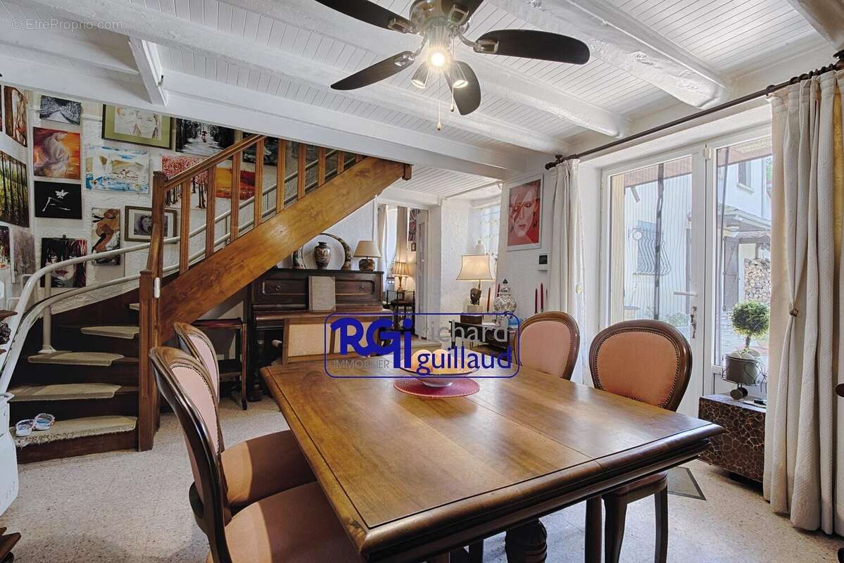 Appartement à LA TOUR-DU-PIN