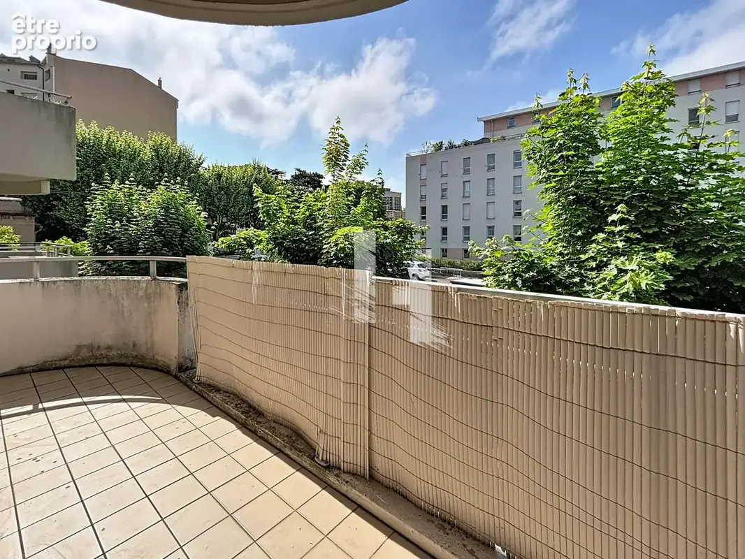4 PIÈCES 98M2 BALCON - 8M2 - 69003 - photo 2