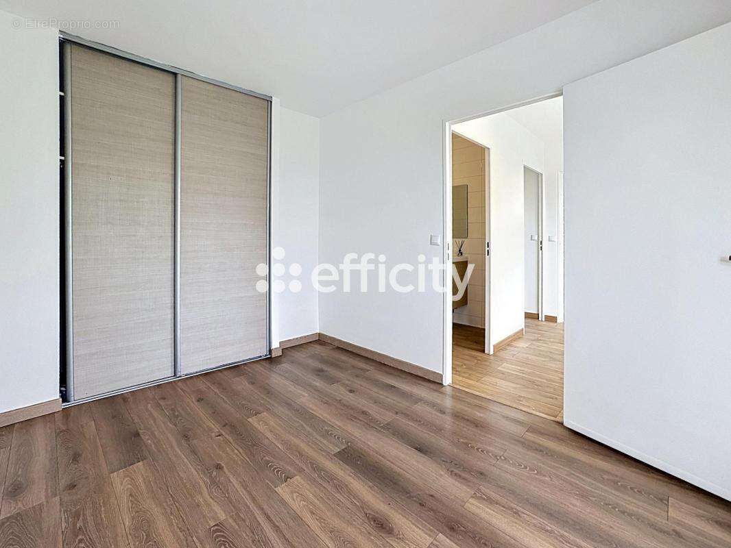 Appartement à LOGNES