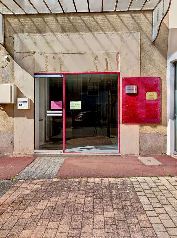 Commerce à VIC-LE-COMTE