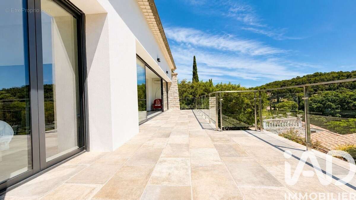 Photo 2 - Maison à CARQUEIRANNE