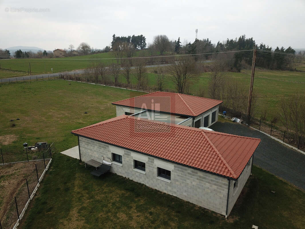 Maison à BELLEVUE-LA-MONTAGNE