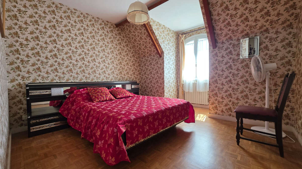 Maison à LENCLOITRE