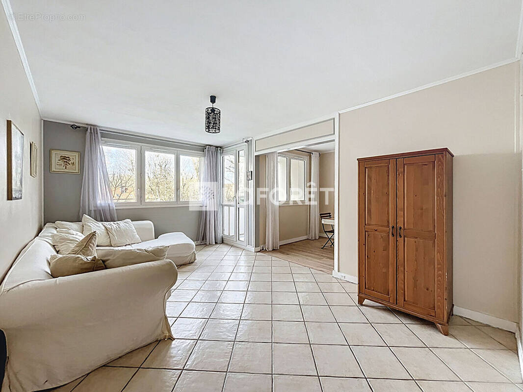 Appartement à SAINT-MICHEL-SUR-ORGE