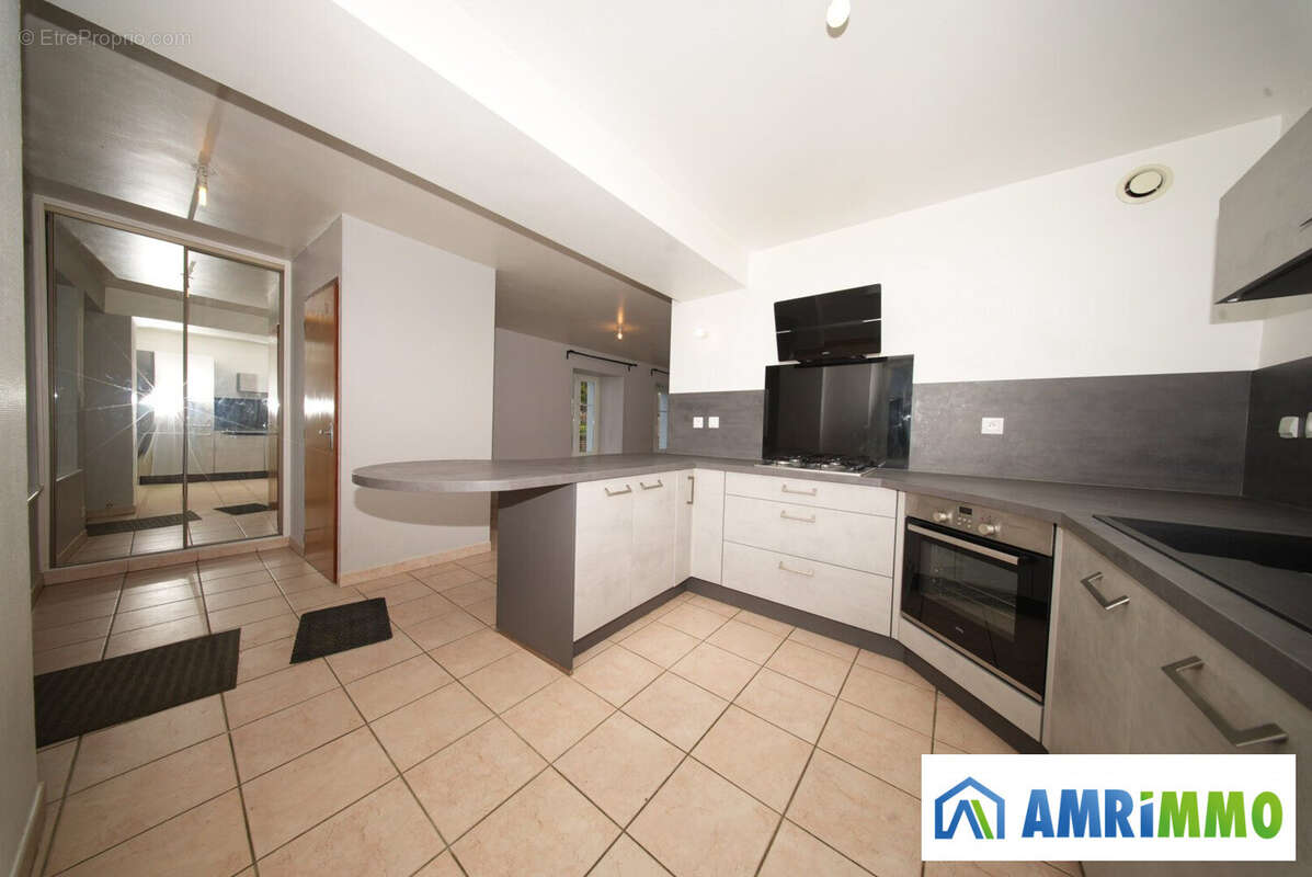 Appartement 99 m² à Villers-La-Montagne  - photo 2