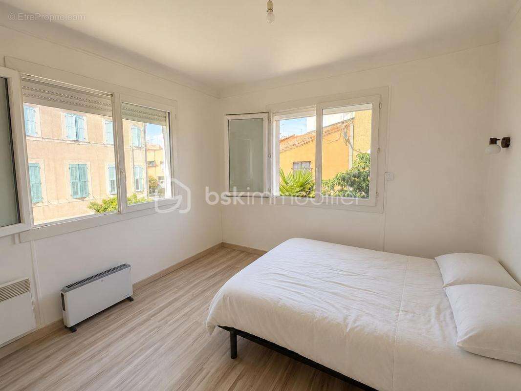 VIAS – Maison 3 faces avec extérieur, stationnement et 3 chambres, à 2 km de la plage ! - photo 14