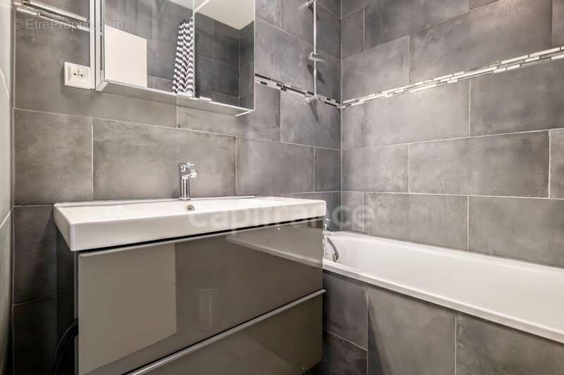 Appartement à vendre 2 pièces 48,70 m² PARIS 20EME ARRONDISSEMENT (75) en excellent état au sein d'une résidence standing - photo 10