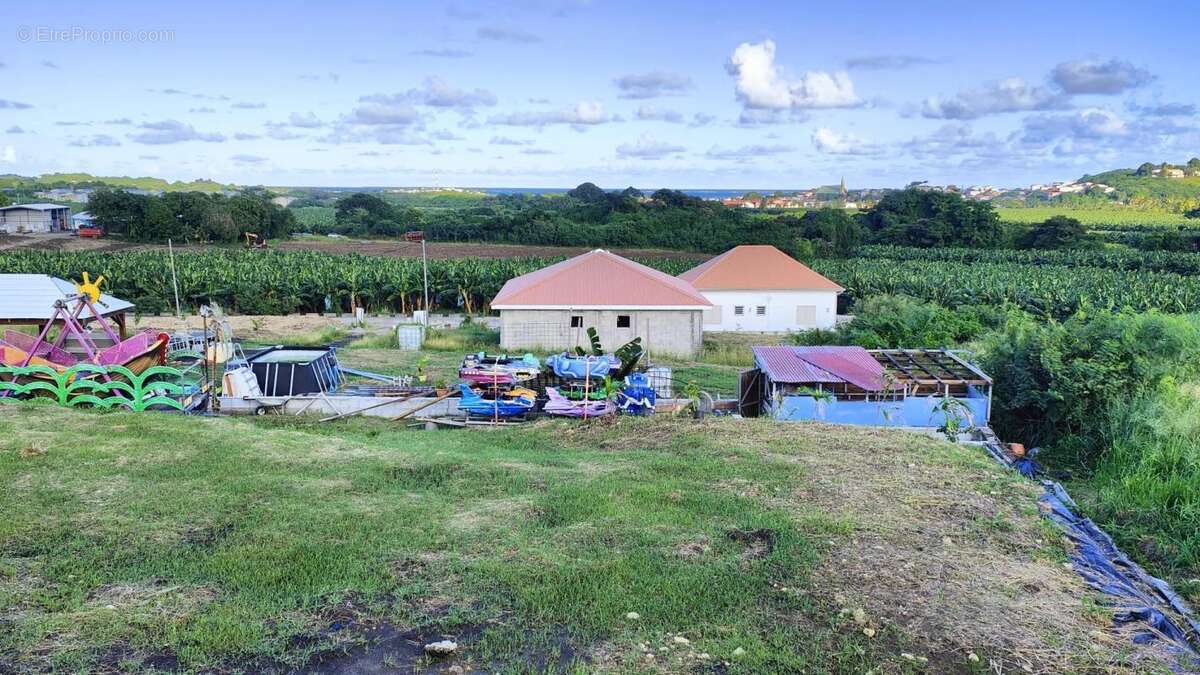 Terrain à LE VAUCLIN