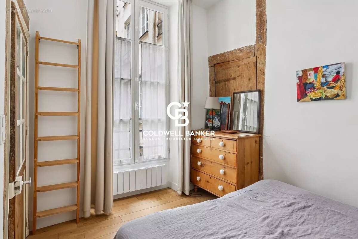 Appartement à PARIS-7E