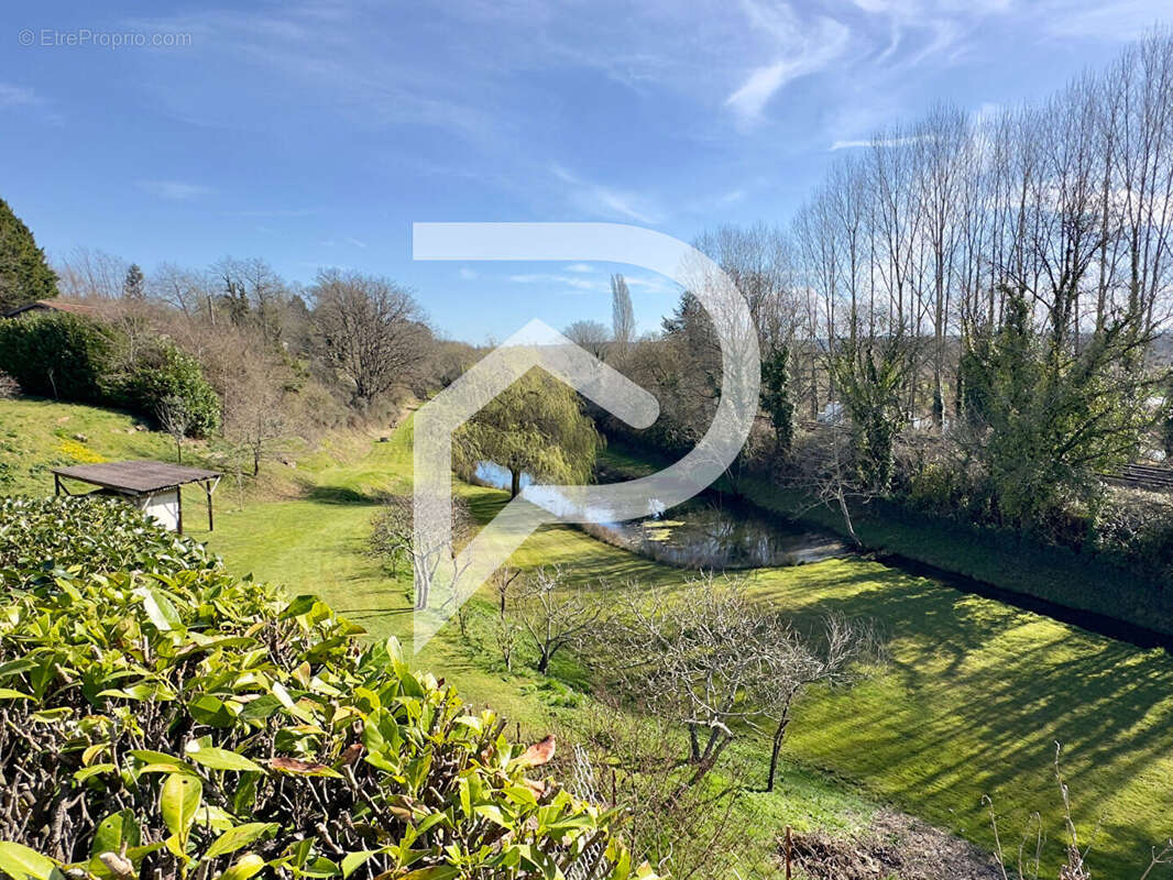 Maison à SAINT-FRONT-DE-PRADOUX