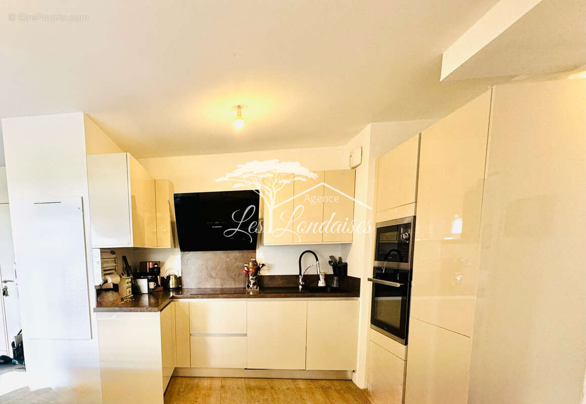 Appartement à LA LONDE-LES-MAURES