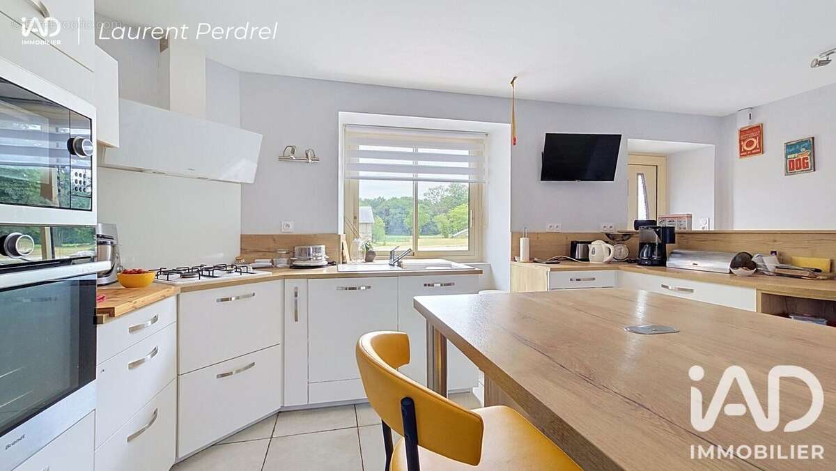 Maison 226 m² à Sainte-Marie  - photo 7