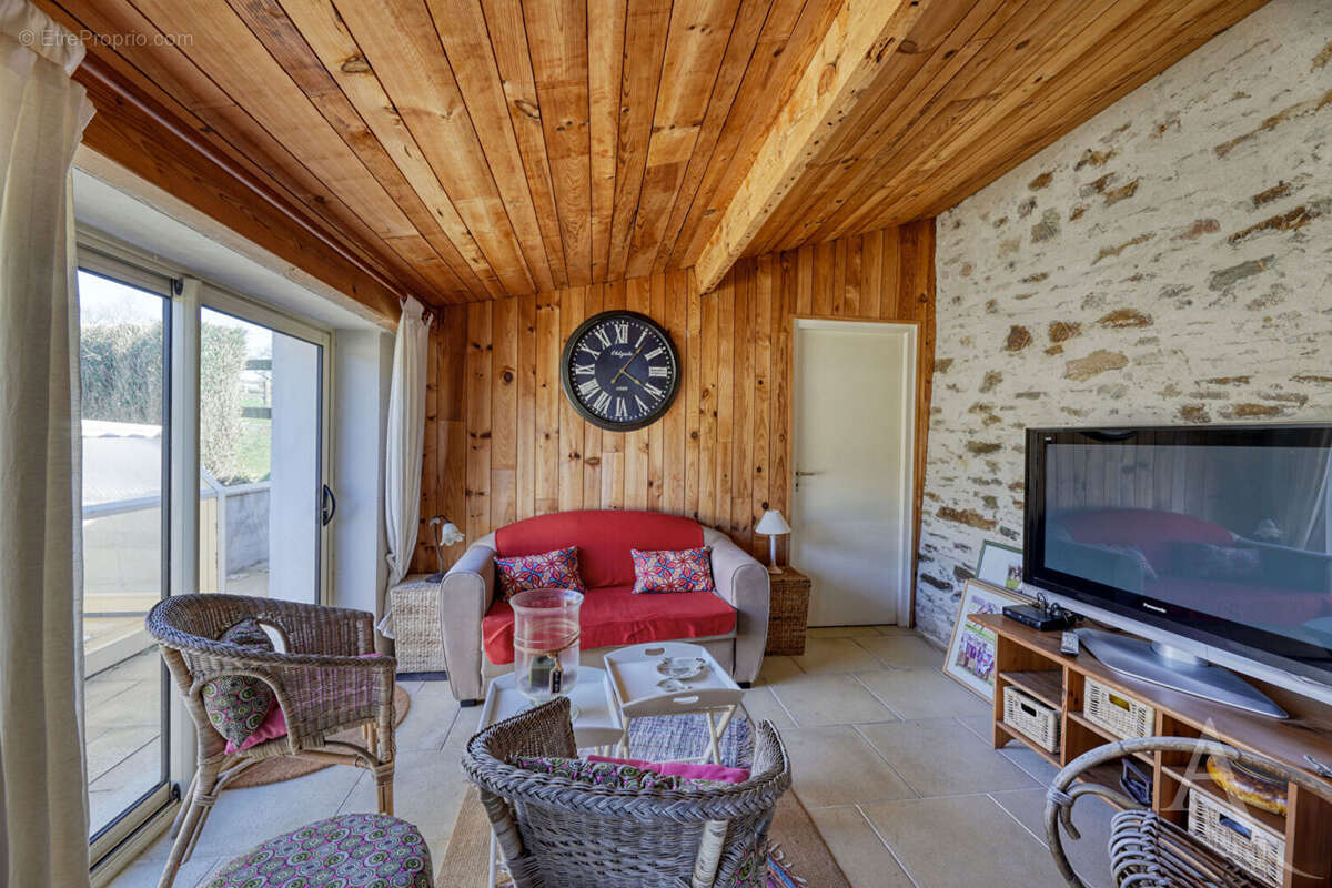 Maison à MONTAIGU
