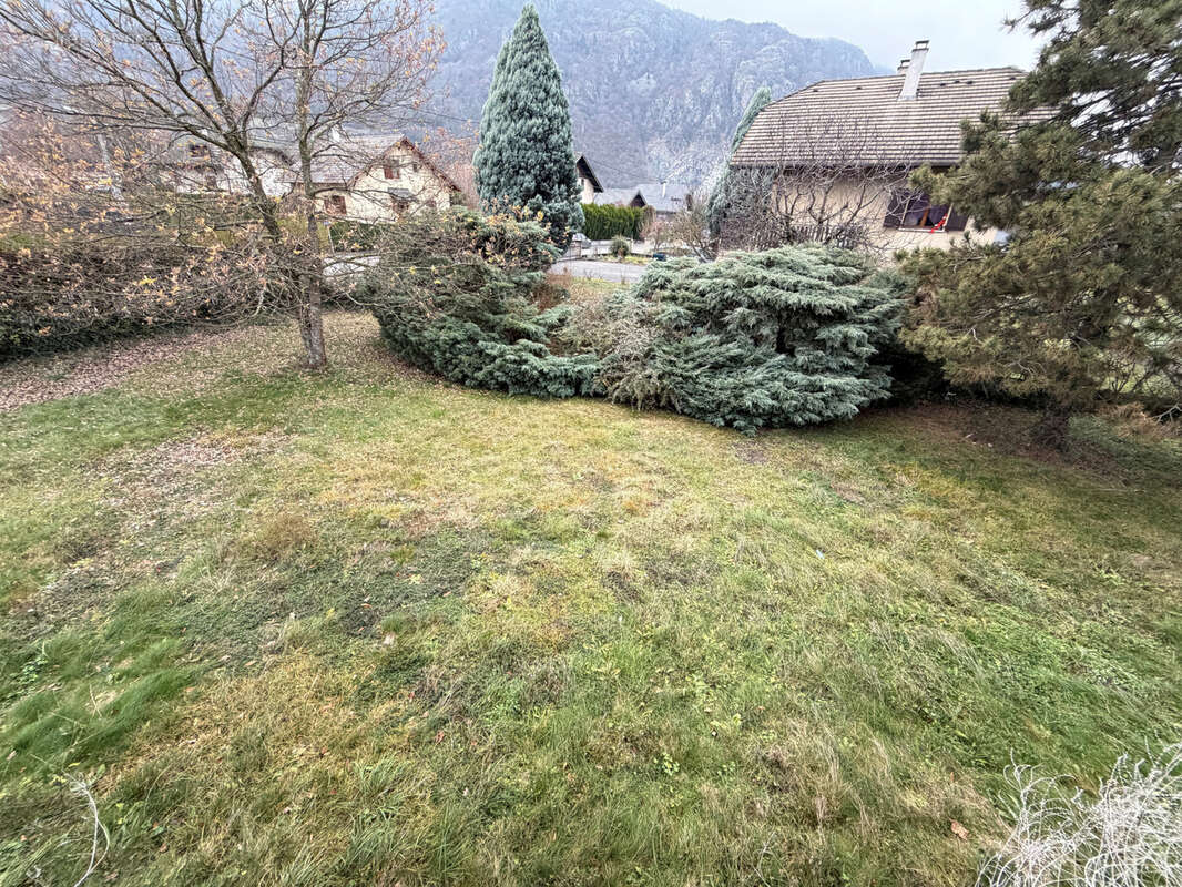 Maison à SAINT-ETIENNE-DE-CUINES