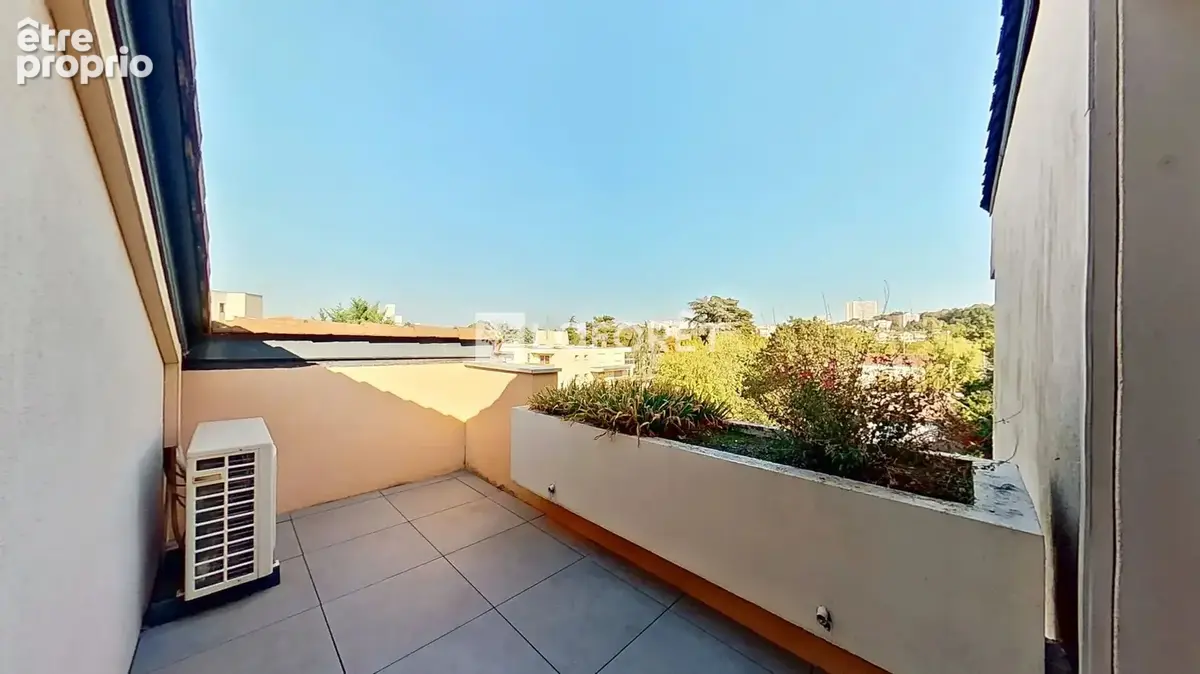 Tassin-la-demi-lune - duplex t4 en dernier etage - 109.8 m²  - 3 terrasses - parc - photo 16