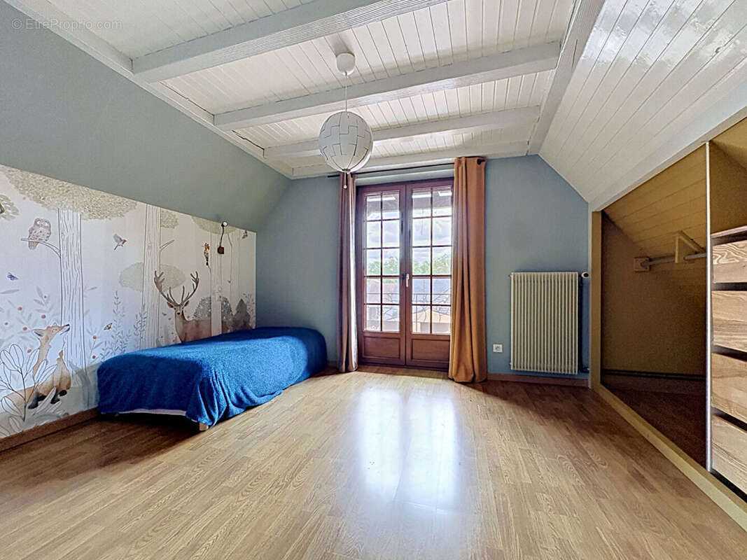 Corps de ferme 176 m² - cour et jardin avec bassin - 5 chambres - photo 8