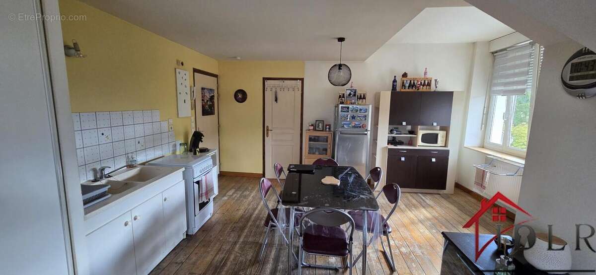 Appartement à ROCHE-LEZ-BEAUPRE