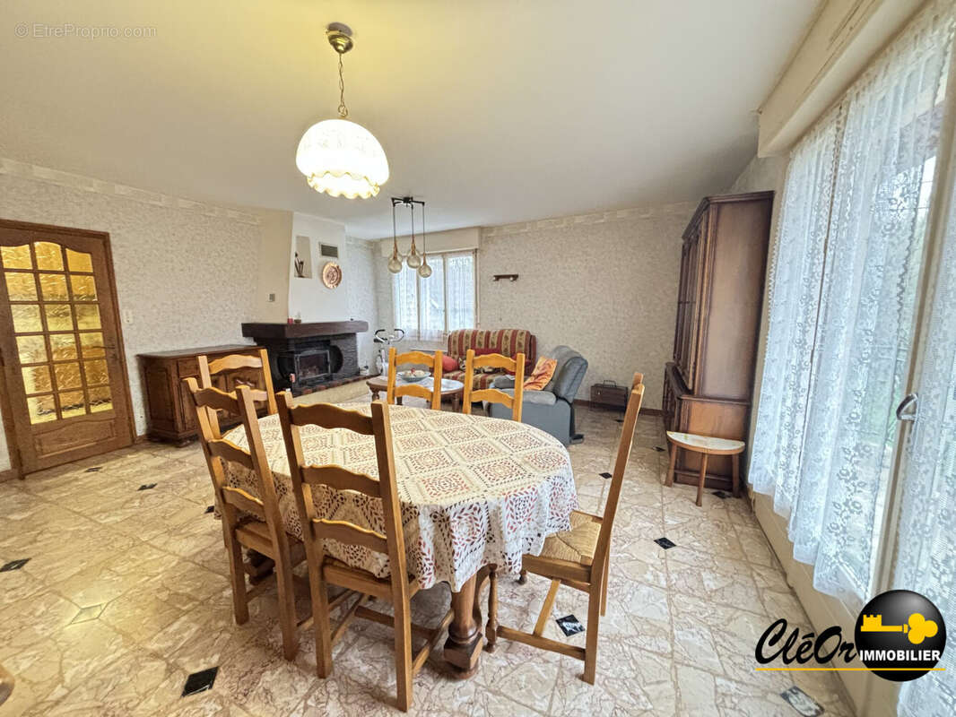 Maison 254 m² à Navilly  - photo 2