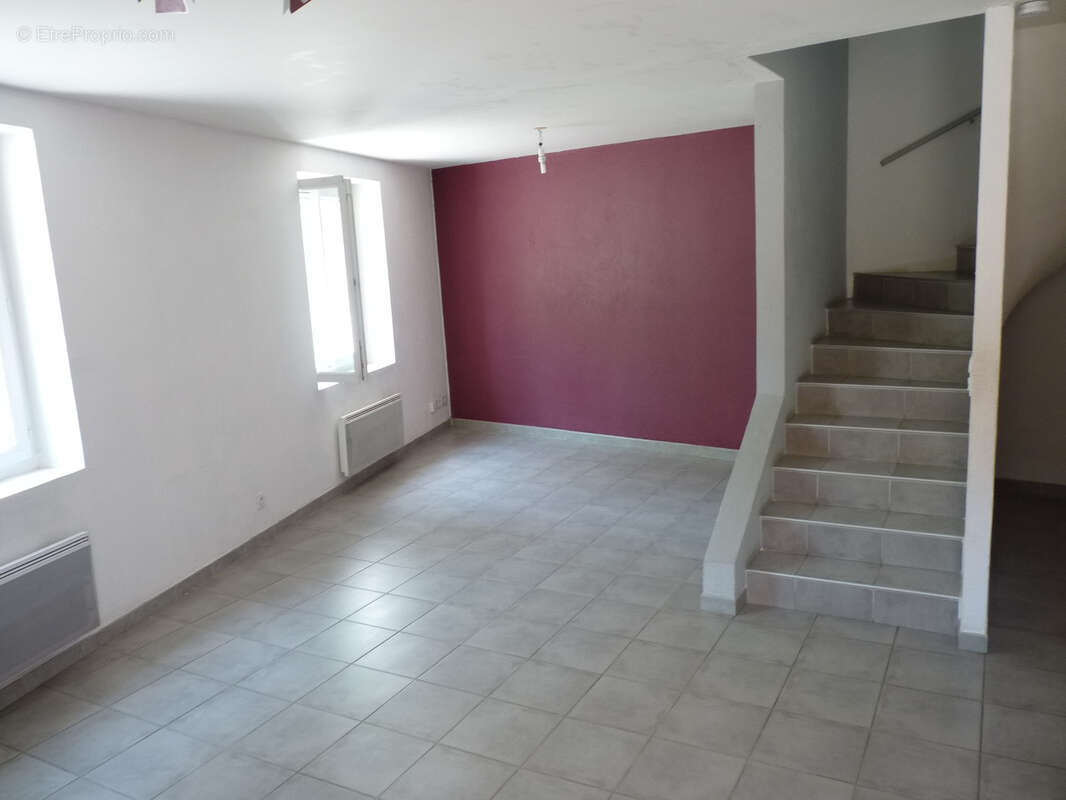 Maison à JONQUIERES-SAINT-VINCENT