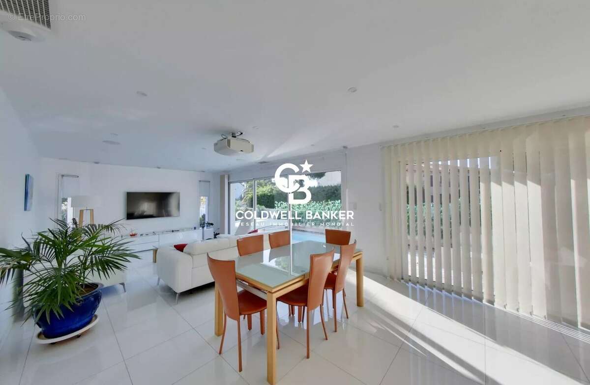 Maison à SAINT-CYPRIEN