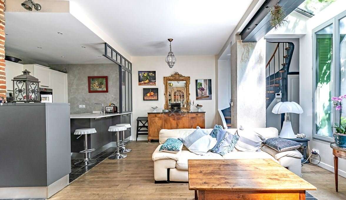 Maison à LEVALLOIS-PERRET