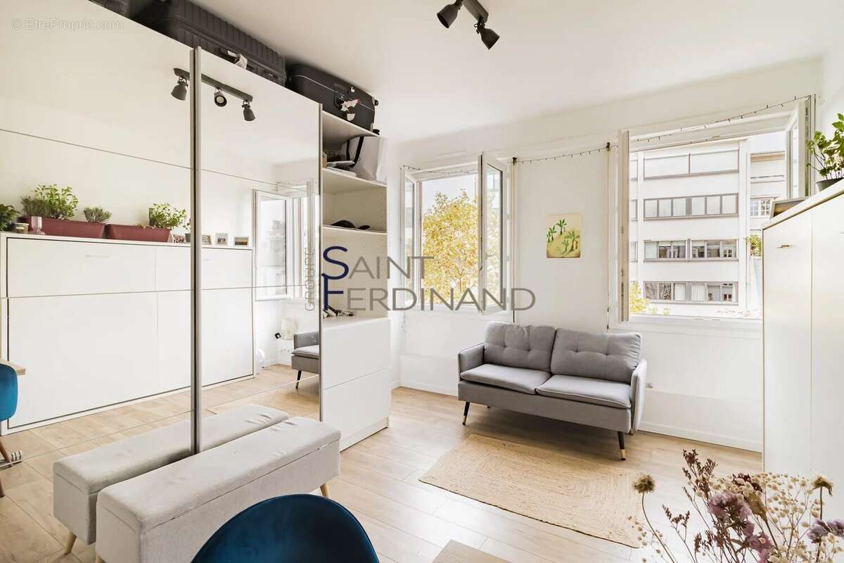 Appartement à PARIS-17E