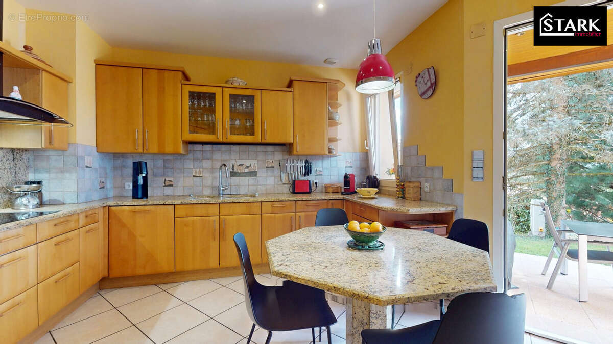 Maison à SAINT-GERMAIN-LE-CHATELET