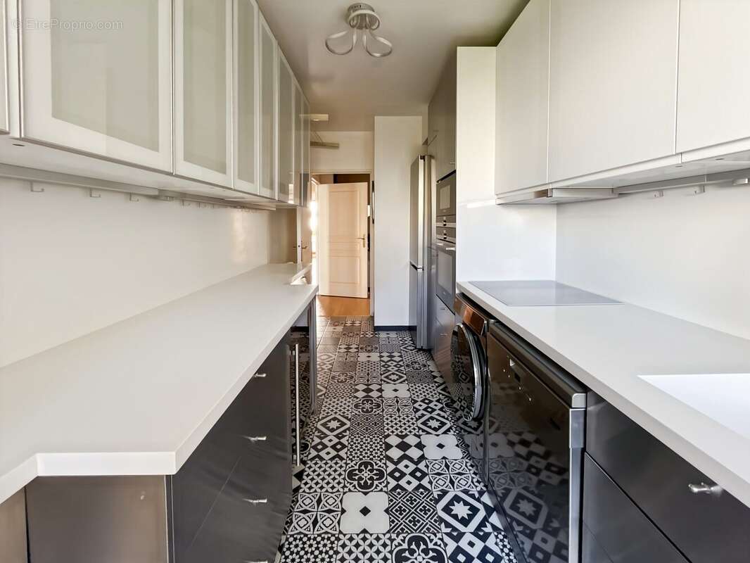 Appartement à LEVALLOIS-PERRET