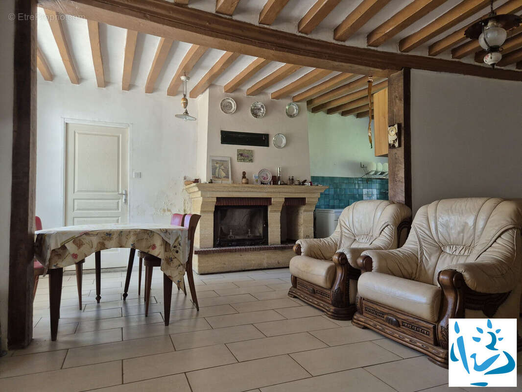 Maison 142 m² à Mortagne-Au-Perche  - photo 2
