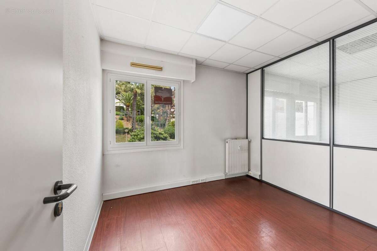 Commerce à CAGNES-SUR-MER