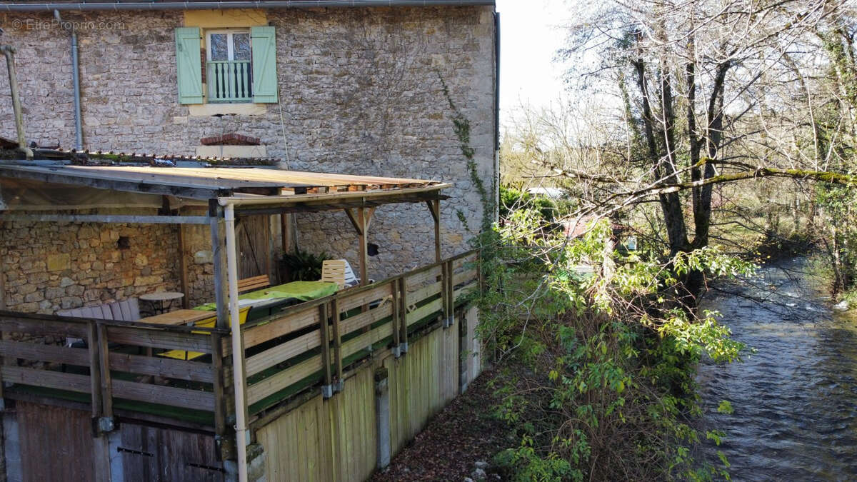 Maison en pierre 450 m² - 6 chambres - activité restaurant/chambres d'hôtes possible - 10 min Prayssac - photo 18