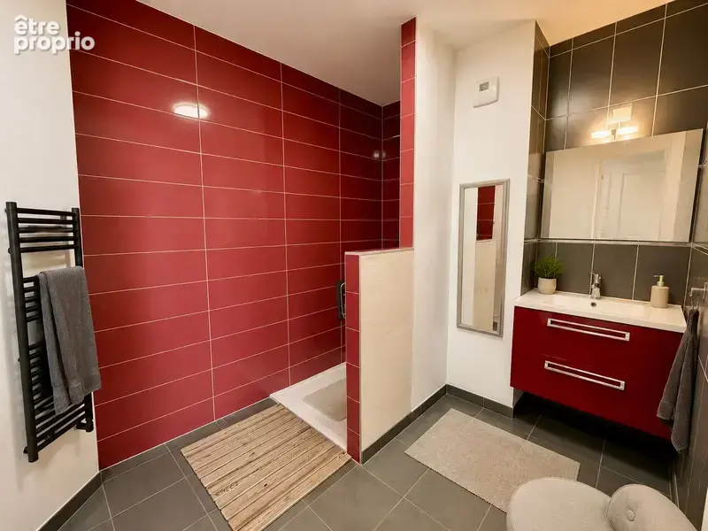 Appartement viager occupé 3 pièces SAINT BARTHELEMY D'ANJOU (49) + garage et place de stationnement - photo 5