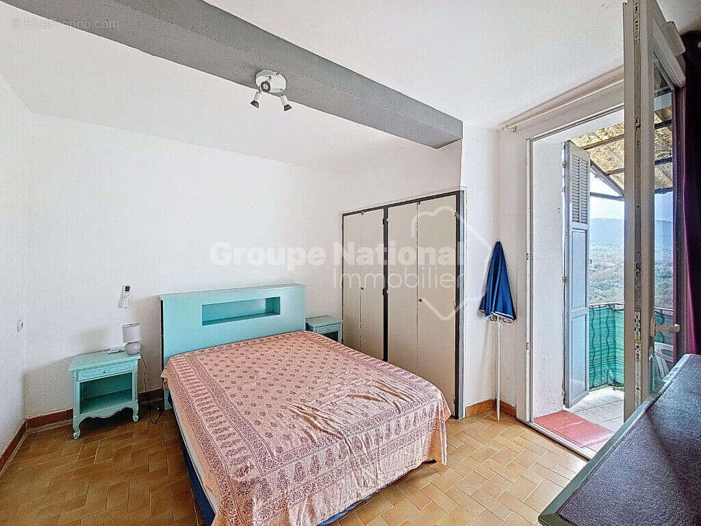 Appartement à BAGNOLS-EN-FORET