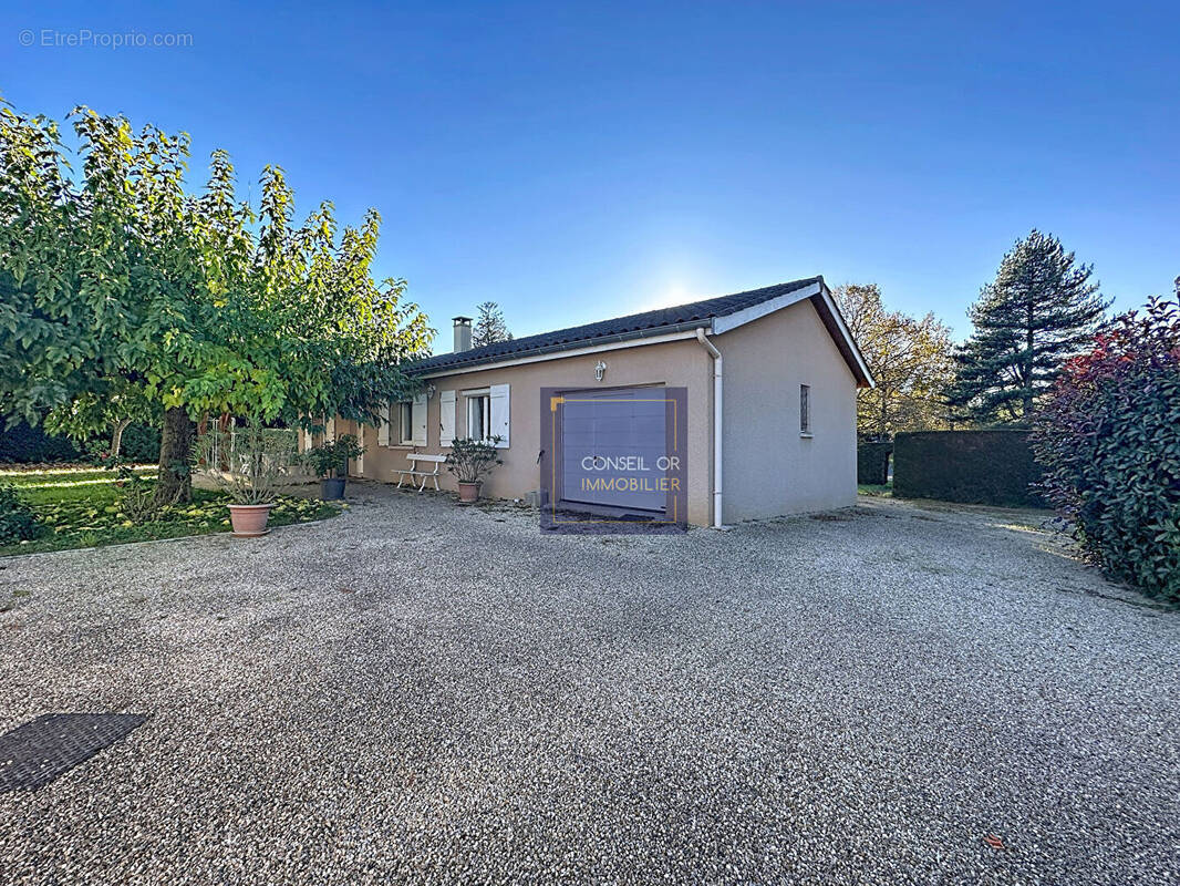 Maison à SAINT-GENIS-LAVAL