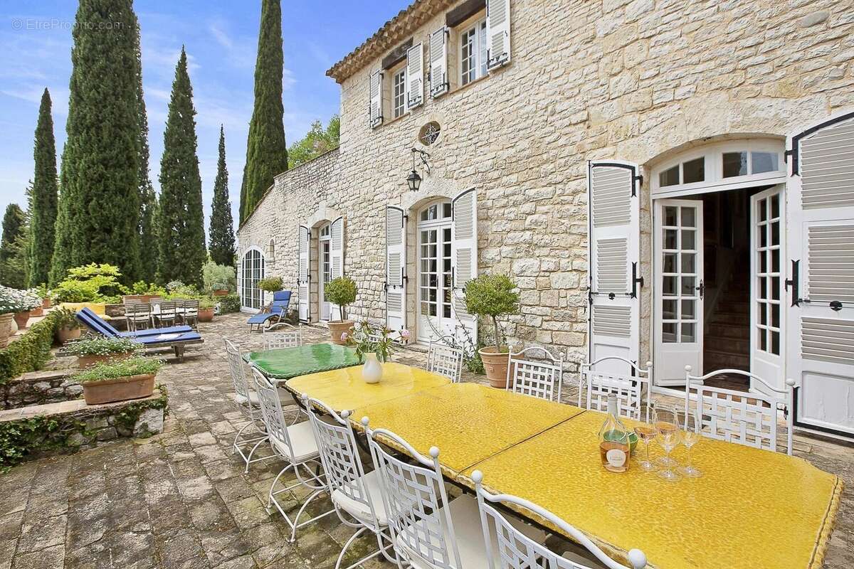 Maison à TOURRETTES-SUR-LOUP