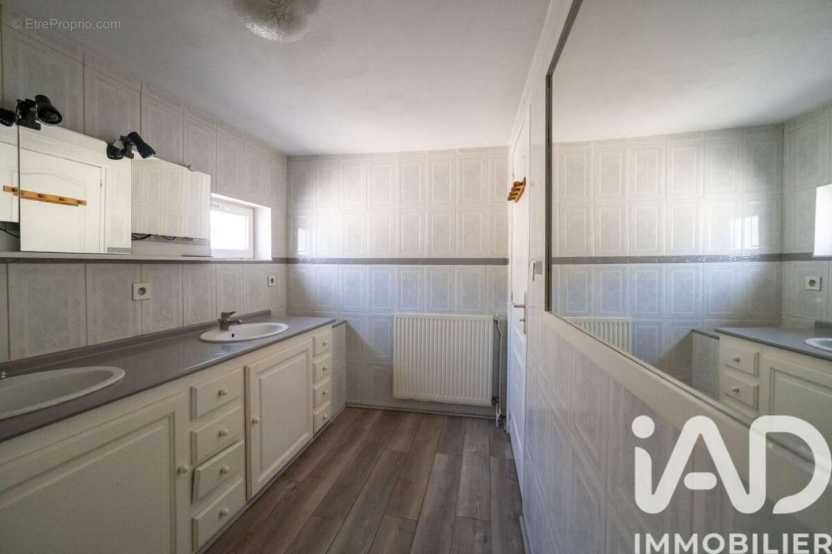 Photo 9 - Maison à LE LARDIN-SAINT-LAZARE