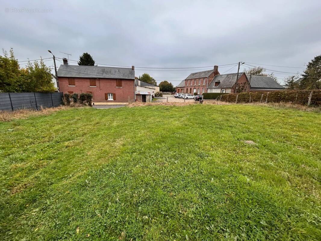 Terrain à GREMEVILLERS