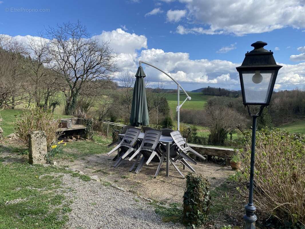Maison à EYMOUTIERS