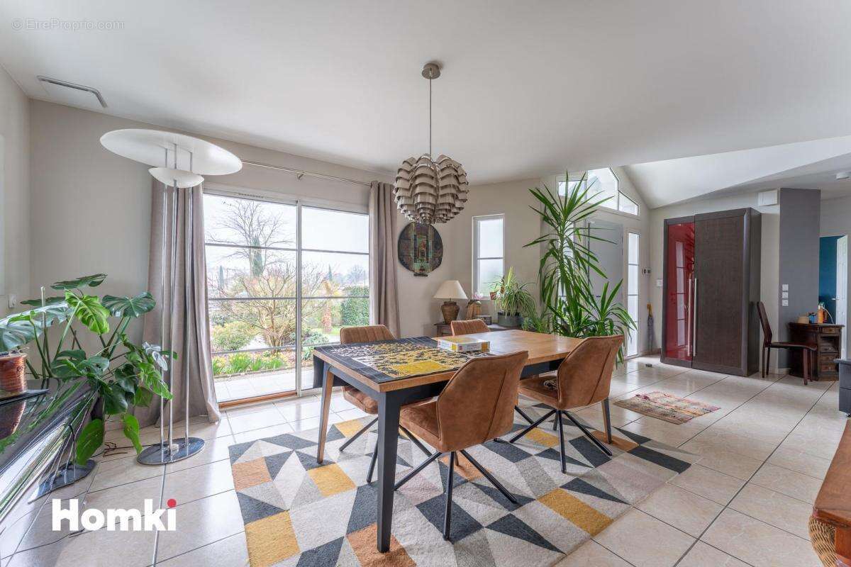 Maison à VILLENAVE-D'ORNON