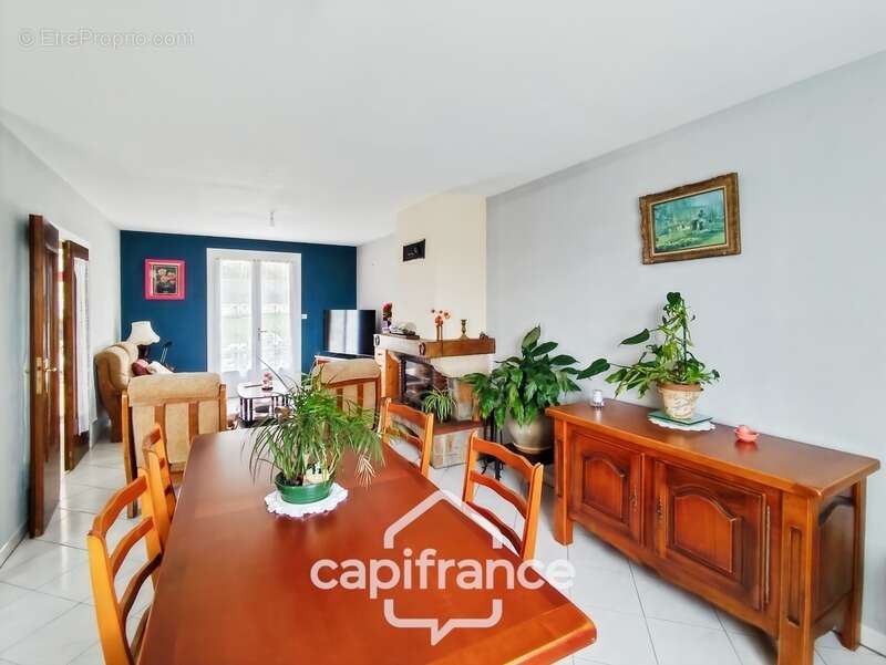 Maison à vendre 5 pièces LA CHAPELLE HUON (72)  -  Terrain 1648 m²  - - photo 7