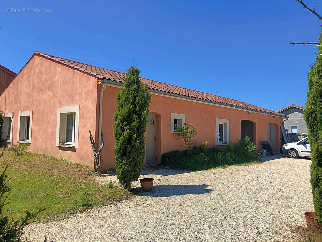 Maison à SAINT-MEDARD-EN-FOREZ