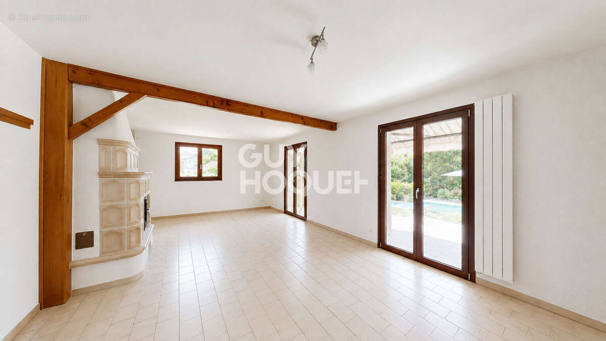 Maison familiale au calme avec piscine, grand terrain et sous-sol complet à Chavanod - photo 3