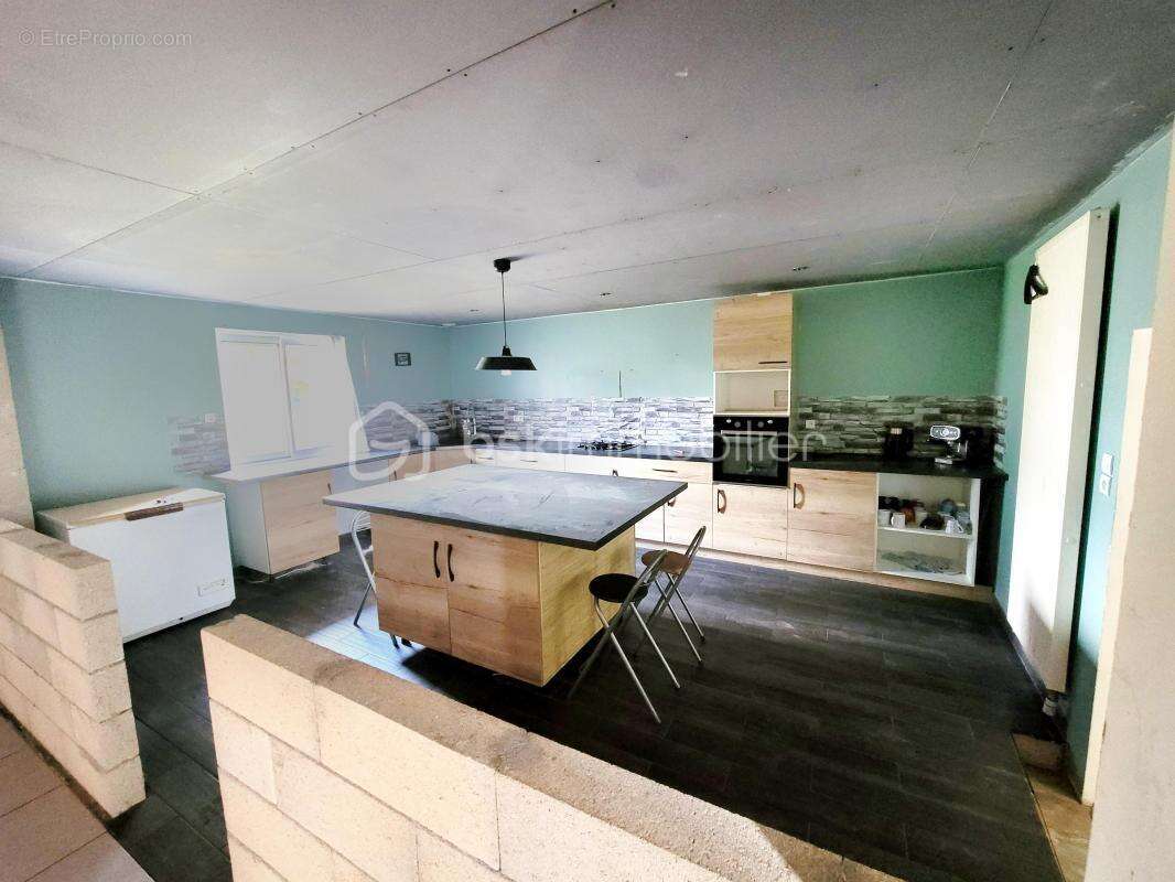 Maison à VILLETHIERRY