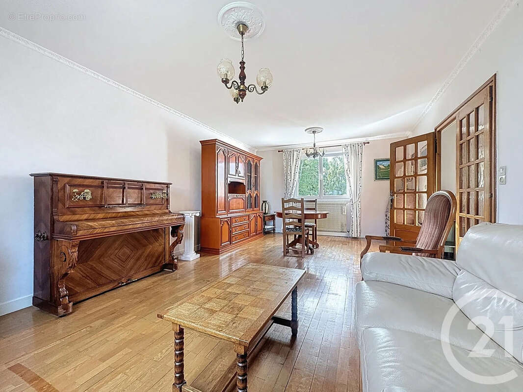 Maison à NUITS-SAINT-GEORGES