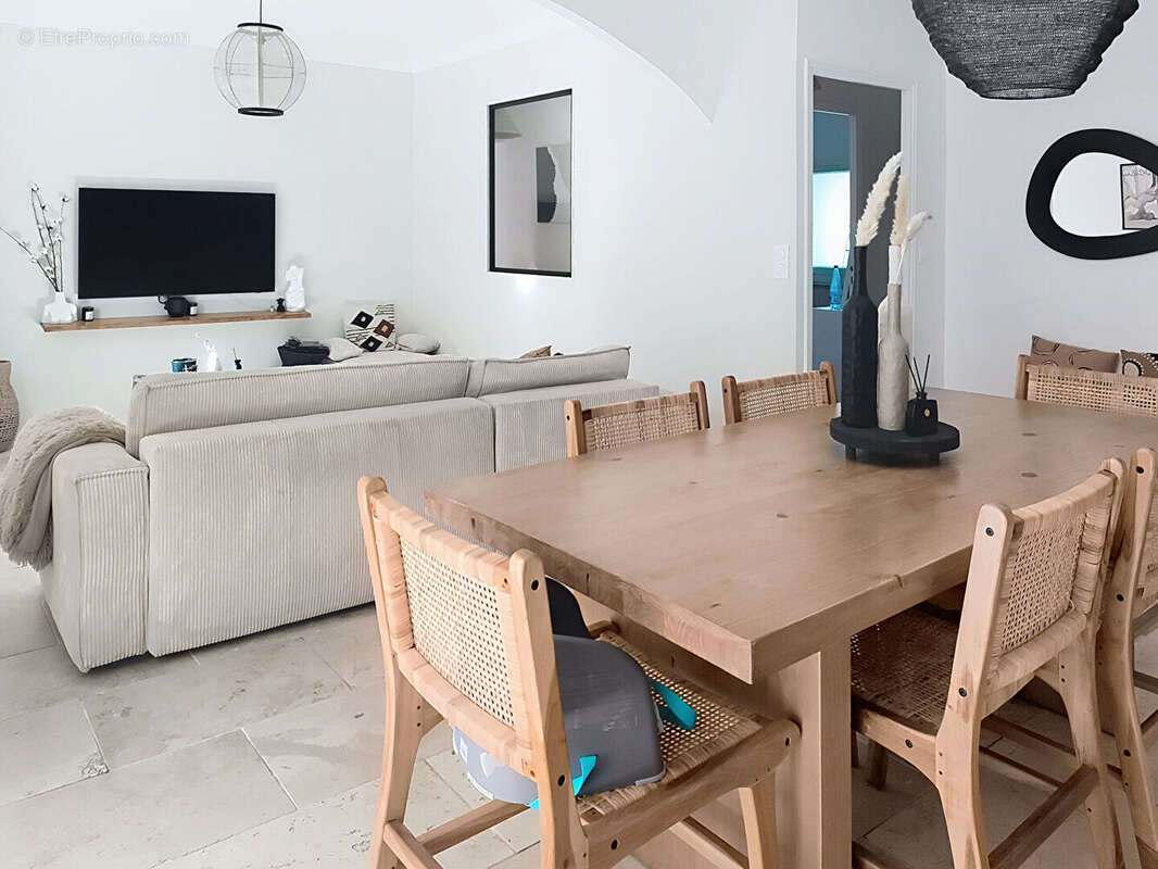 Maison à LES ANGLES