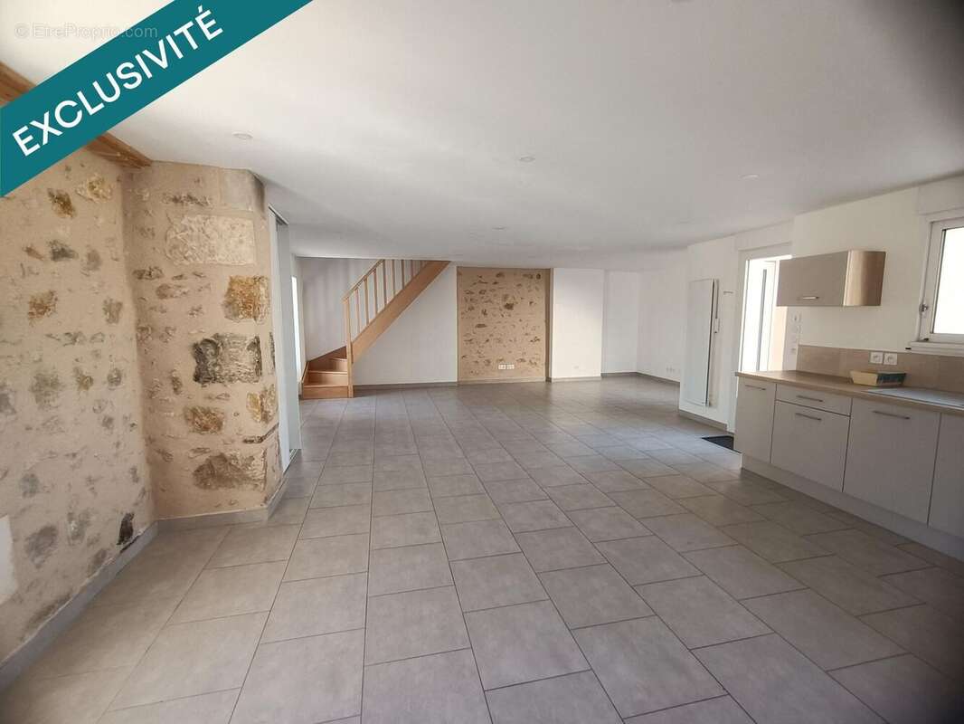 Maison 126 m² à Fleure  - photo 2